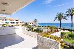 Immerse in Beachfront Bliss: A Delightful Penthouse with Endless, Denia 03700