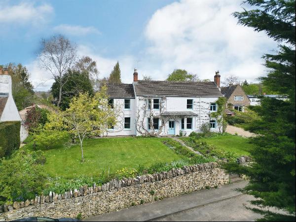 A stunning period family home in the sought after area of Charlton Kings. GL52
