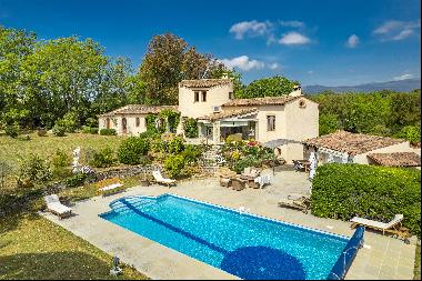 Charming property with pool and view in closed domain near Valbonne