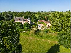 Exceptional: 15th-century chateau 45 minutes from Toulouse