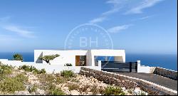 Hilltop Luxury: Panoramic Splendor from a Modern Villa in Cumbre, Benitachell 03726