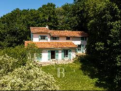 ANGLET SUTAR, VERY CLOSE TO ARCANGUES, 300 SQM HOUSE WITH A PARK OF MORE THAN ONE HECTARE