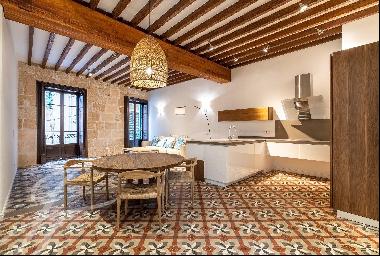 Designer Apartment In the Heart of the Old Town.