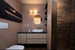 Top floor exquisite apartment in Oltrarno