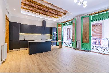 Spacious newly refurbished apartment in the Gothic Quarter