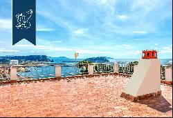 Prestigious villa with a pool for sale by the gulf of Pozzuoli