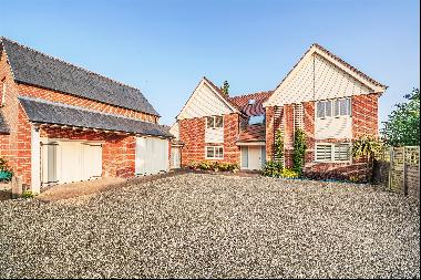An immaculately presented detached property with generous accommodation, an attached annex