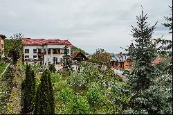 Indoor pool and vicinity of the forest in a residential area of Bra?ov