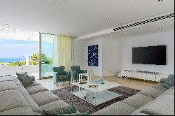 Newly built 7-bedroom modern villa in Cap Martinet for sale