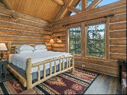Experience  Mountain Luxury at Mammoth Cabin in Mountain Lodge