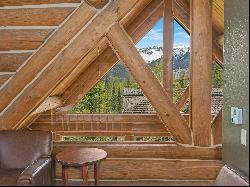 Experience  Mountain Luxury at Mammoth Cabin in Mountain Lodge