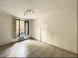 Exclusivity - City center of Uzès, renovated flat with a patio