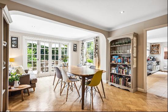 A detached family house in a quiet cul-de-sac close to Wimbledon Common.