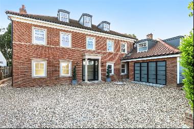 Stunning modernised house located in the desirable area of Walton on Thames, KT12.