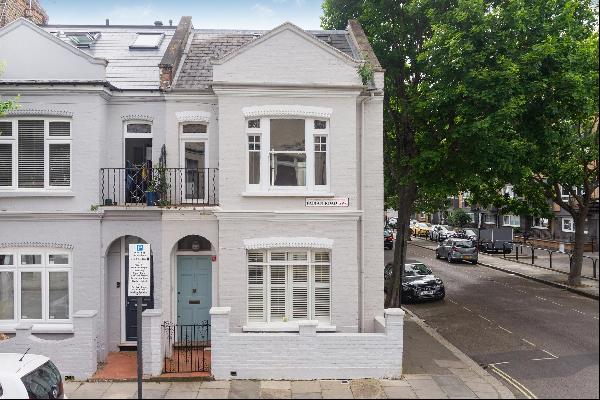 Nestled in the vibrant neighbourhood of Fulham, this captivating 4-bedroom, 3-bathroom end