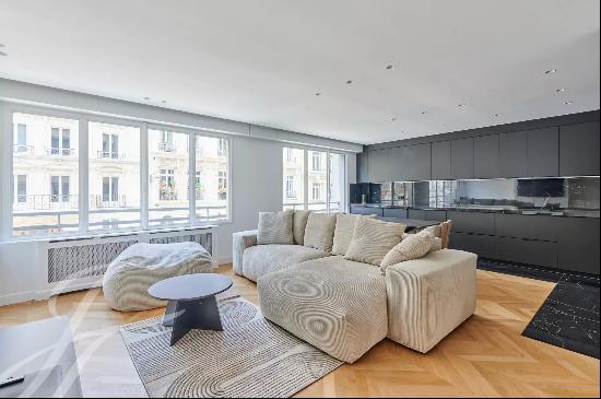 Parc Monceau - 2 Bedroom Apartment totally Renovated