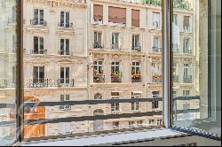 Parc Monceau - 2 Bedroom Apartment totally Renovated