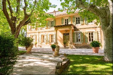 Exceptional estate of 1300 m² for sale in Aix-en-Provence.