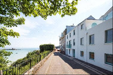 Le Mont de La Rocque, St Brelade, Jersey, JE3 8BQ