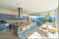 Prestigious villa with swimming pool & view of Lake Lugano in Lugano-Bosco Luganese for s