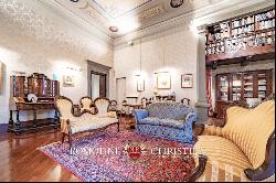 LUXURY PROPERTY FOR SALE TWO STEPS FROM PIAZZA DELLA SIGNORIA, FLORENCE