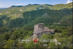 Umbria - SMALL YOGA HAMLET, COUNTRY HOUSE WITH OUTBUILDINGS FOR SALE IN SAN GIUSTINO