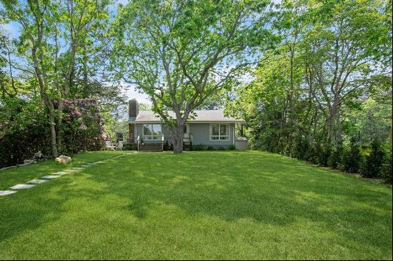 Experience true Hamptons living in this newly renovated Amagansett property. This stunning