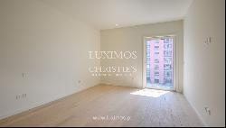 Luxury 3 bedroom apartment with balcony, for sale, in Porto, Portugal