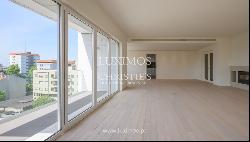 Luxury 3 bedroom apartment with balcony, for sale, in Porto, Portugal