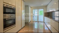 Luxury 4 bedroom apartment with balcony, for sale, in Porto, Portugal