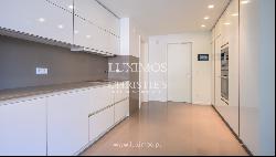 Luxury 4 bedroom apartment with balcony, for sale, in Porto, Portugal