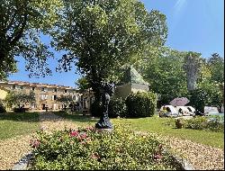 Majestic wine-producing castle with accommodation and top-of-the-range wine tourism activ