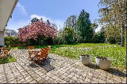 Versailles Glatigny – An architect-designed property with a garden