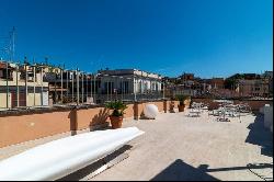 Penthouse in the heart of Rome