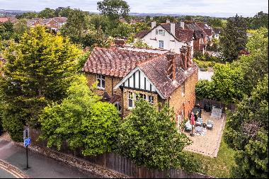 A detached five bedroom Edwardian family home, in a highly convenient South Tonbridge loca