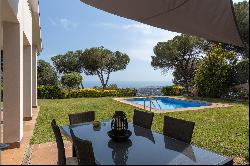 Exquisite villa with stunning sea and mountain views in Cabrils