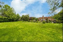 Parrotts Lane, Buckland Common, Tring, Hertfordshire, HP23 6NX