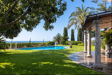 Exclusive luxury residence in Calella with view and lots of privacy.