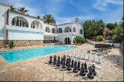 Andalusian style villa with fantastic pool area and views