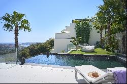 Cannes - Newly-built Contemporary-style villa - Panoramic sea view.