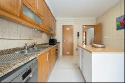 Terraced house, 4 bedrooms, for Sale