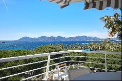 Cannes Croisette - High floor - Stunning 3 bedroom apartment with sea view.