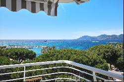 Cannes Croisette - High floor - Stunning 3 bedroom apartment with sea view.