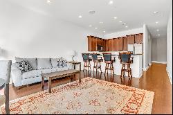 Enthralling Condo at Piatt Place