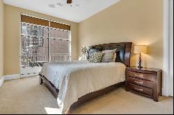 Enthralling Condo at Piatt Place