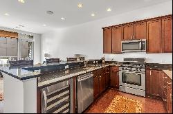 Enthralling Condo at Piatt Place