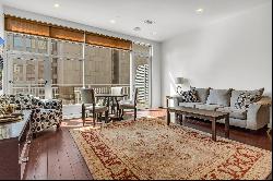 Enthralling Condo at Piatt Place