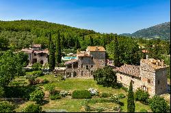 Renaissance hamlet with pool close to Perugia