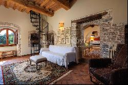 Renaissance hamlet with pool close to Perugia