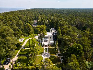 Exclusive mansion in Jurmala